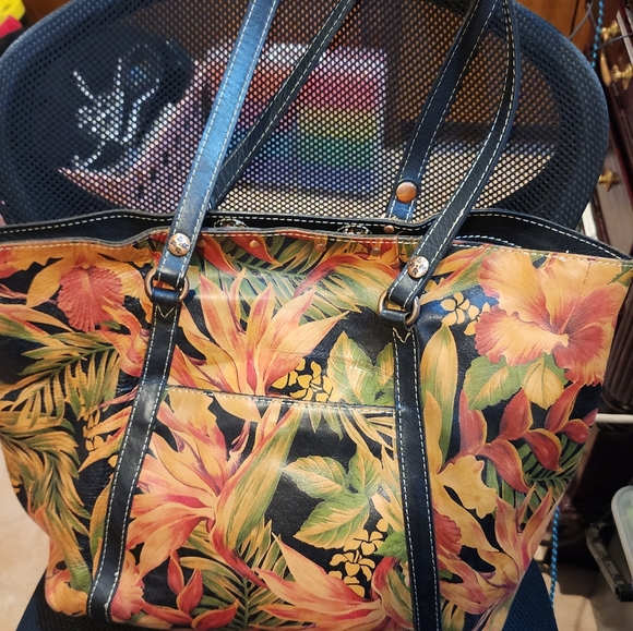 Patricia Nash - Picture 3 of 12